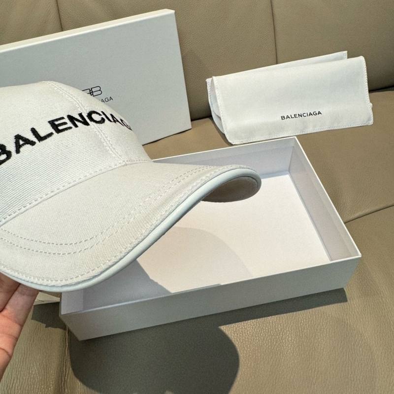 BALENCIAGA